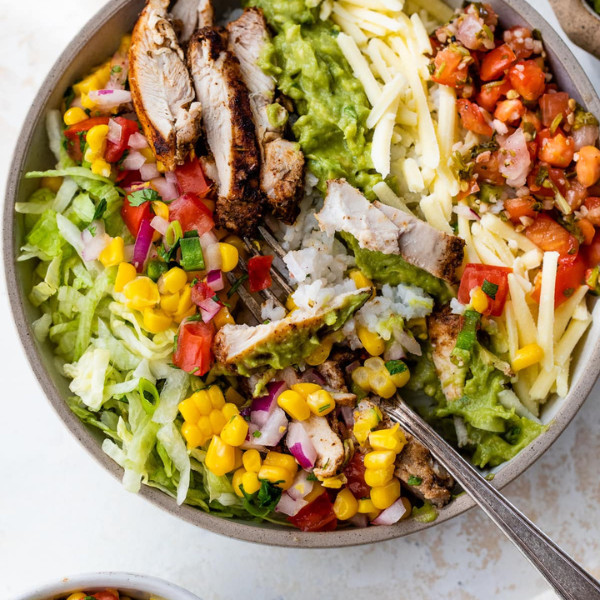 Chipotle steak bowl with healthy toppings