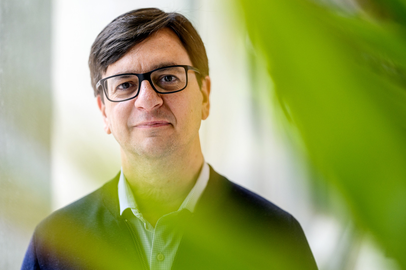 Headshot of Esteban Moro, a professor at Northeastern University's Network Science Institute.