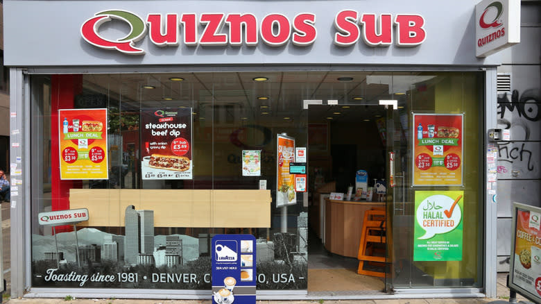 The outside of a Quiznos