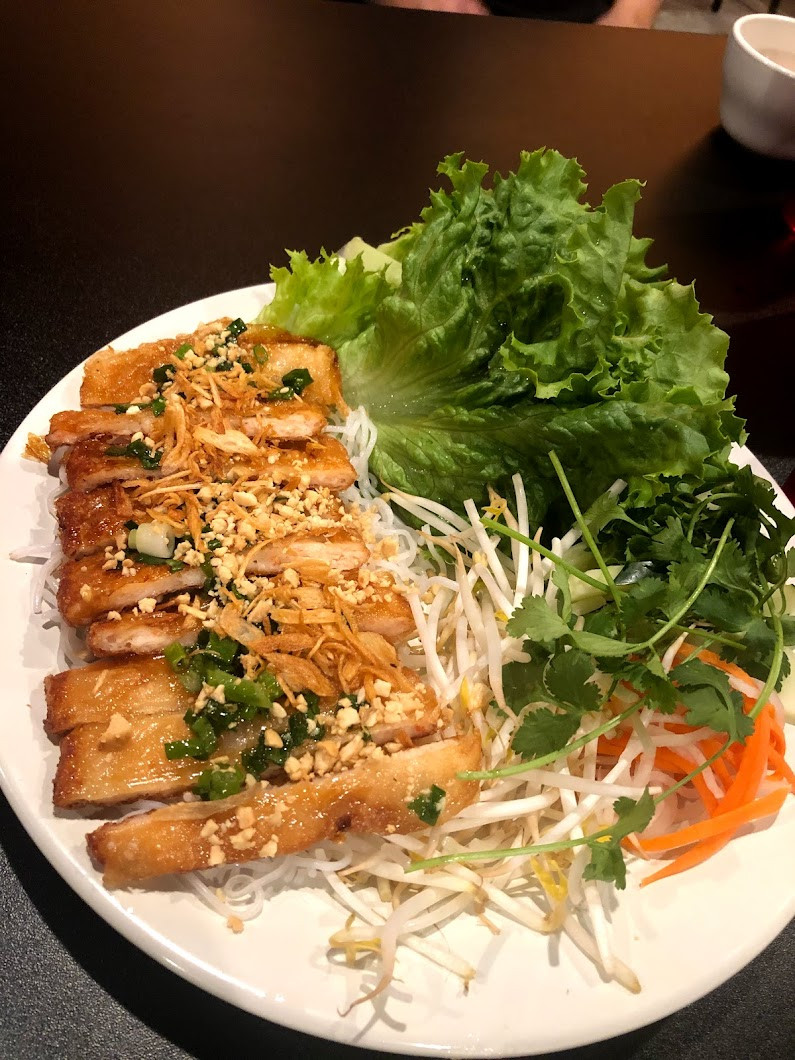 Phở Lăng Cô, Denver, Colorado, offering a flavorful and clean Vietnamese cuisine