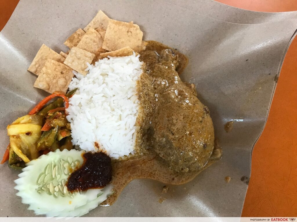 What Are The Must-Try Stalls at Maxwell Food Centre?