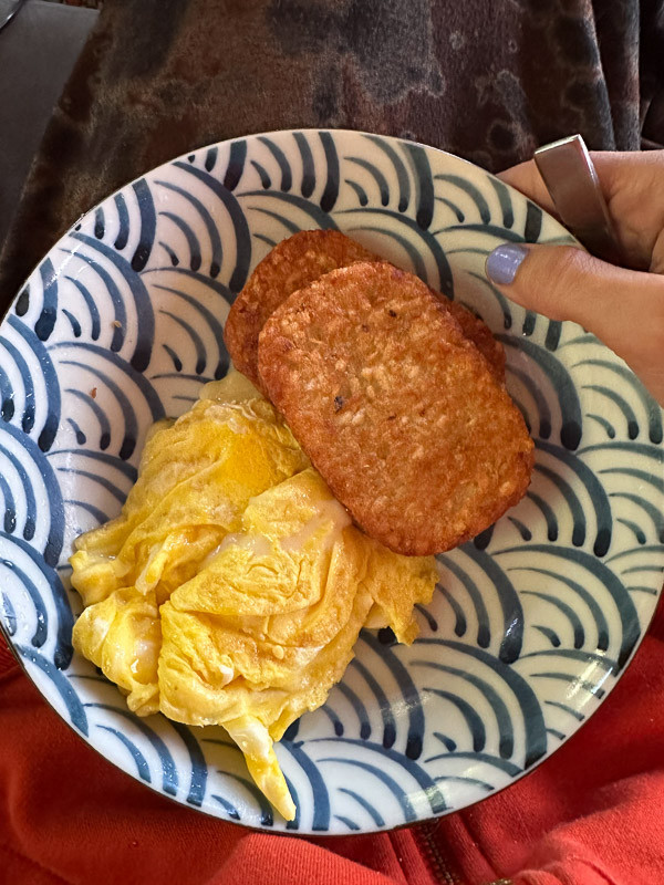 Gluten-Free Scramble with Spinach, Bell Peppers, and Chicken Sausage